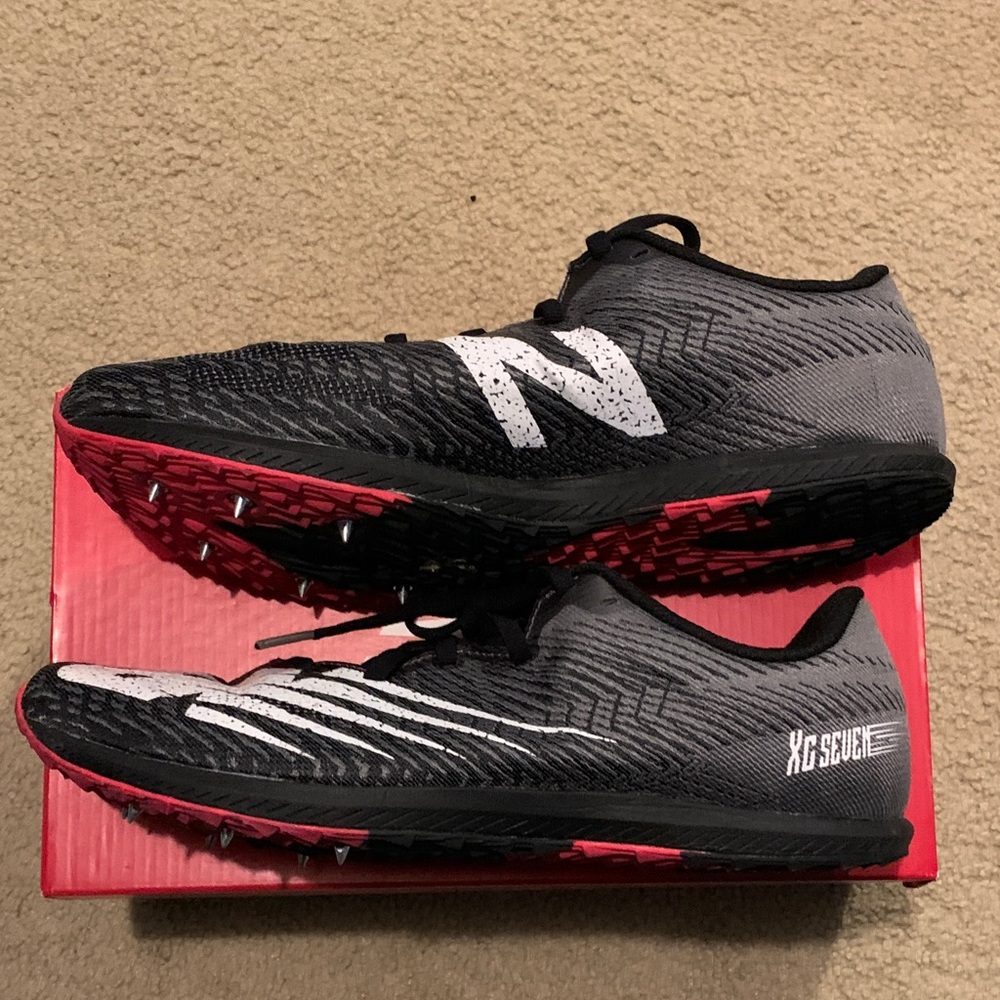 New Balance Black and White Running Shoes - Picture 4 of 5